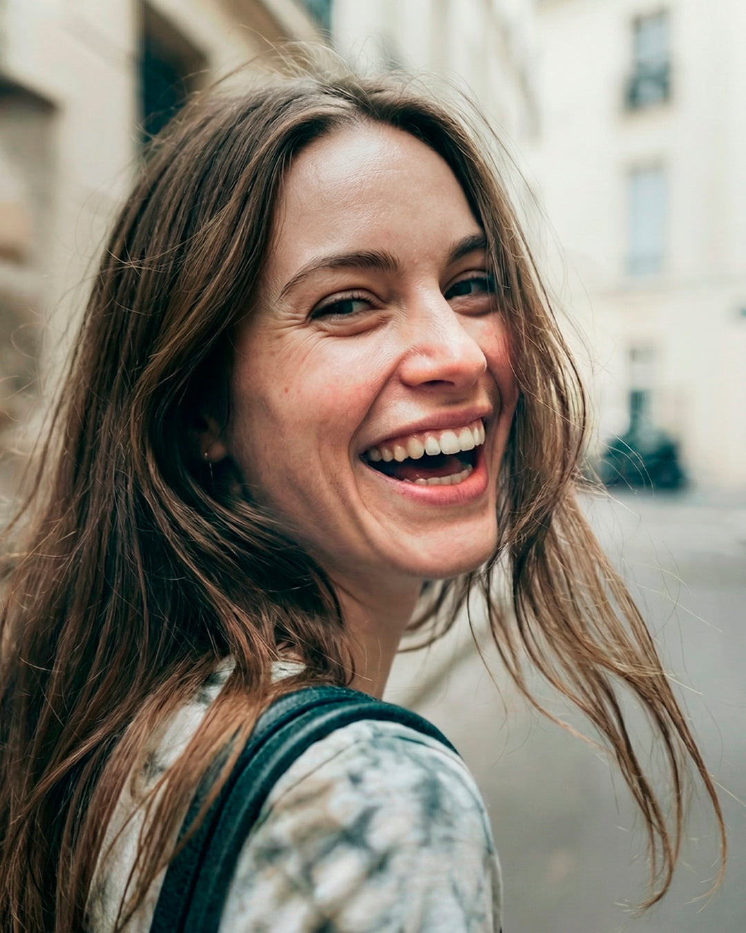 BT17 NETTUNO Negro Leite